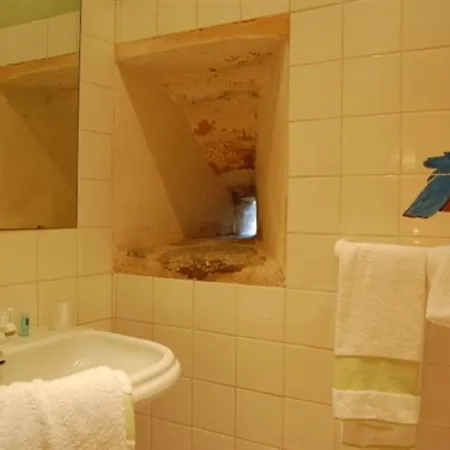 Manoir De Rouessé Laval (Mayenne)